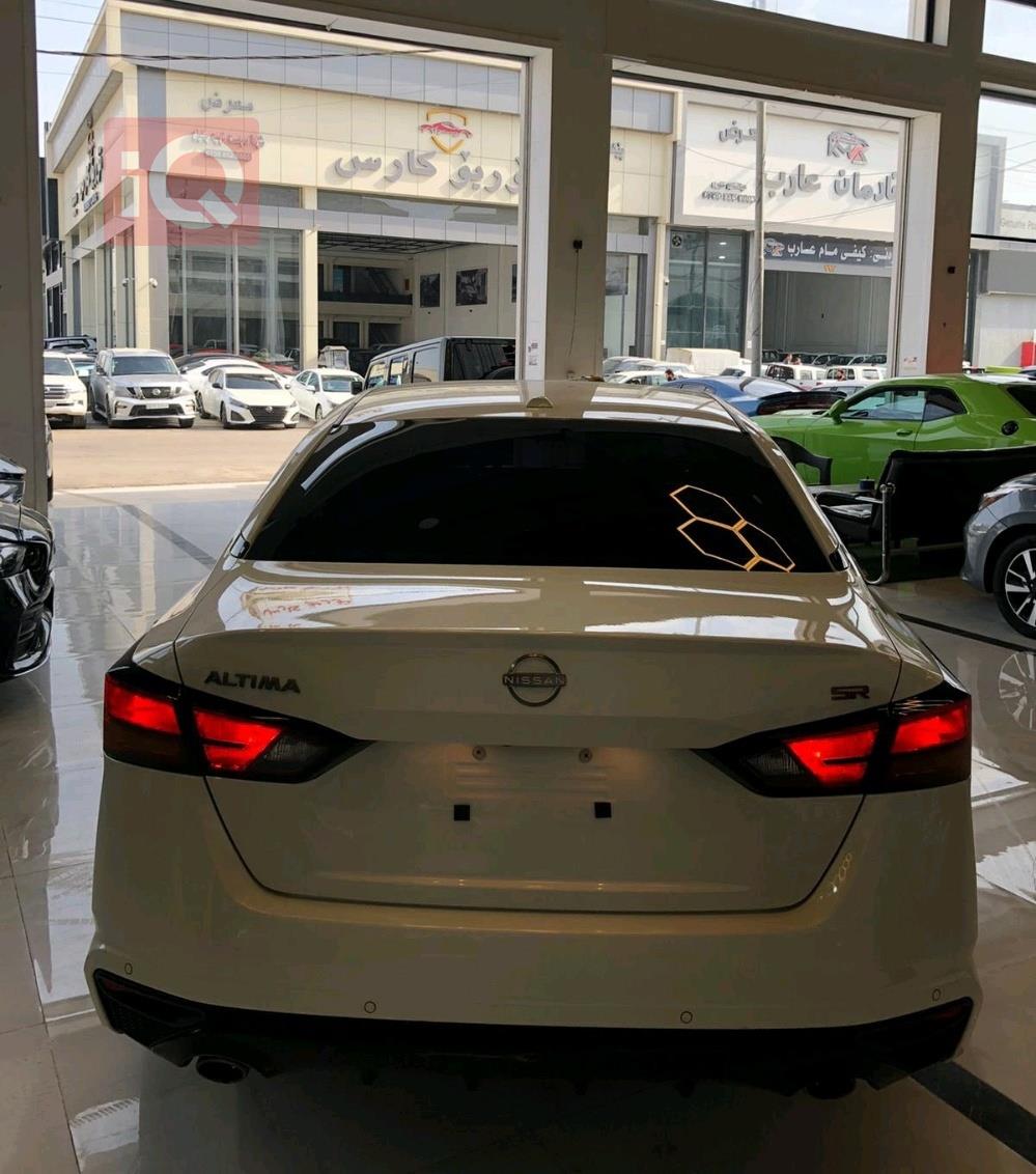 نيسان ألتيما